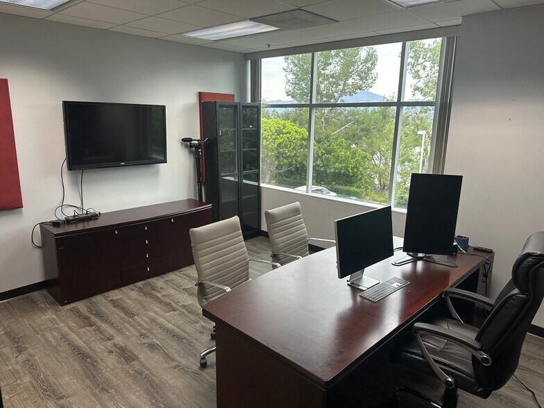 More Photos Of 6B Liberty, Aliso Viejo Office For Sale