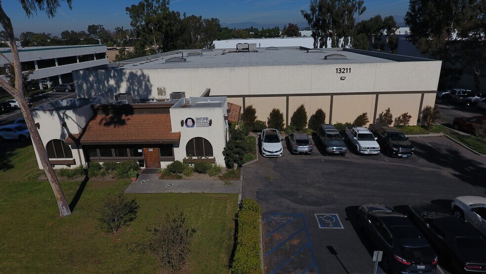 More Photos Of 13211 166th St, Cerritos Warehouse For Lease