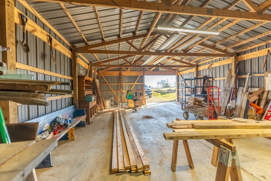 More Photos Of 14597 US-63, Vichy General Retail For Sale