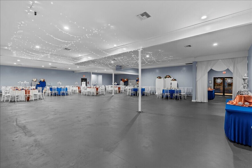 More Photos Of 88 N Daleville Ave, Daleville General Retail For Sale