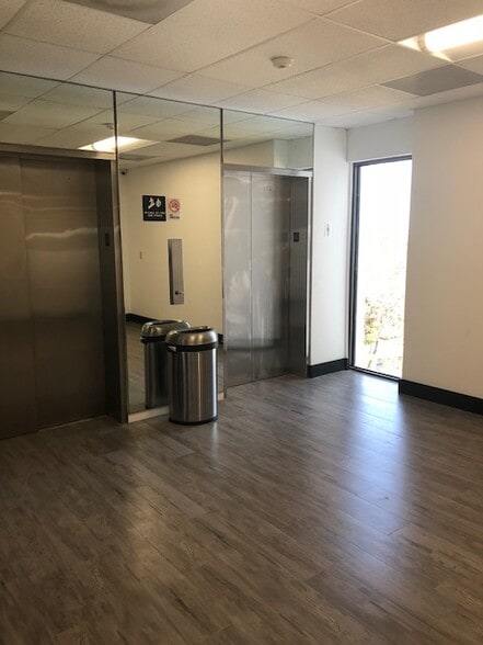 More Photos Of 10700 Caribbean Blvd, Miami Loft Creative Space For Lease