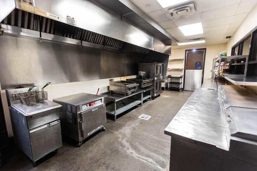 More Photos Of 6263 State Highway 66, Tulsa Restaurant For Sale