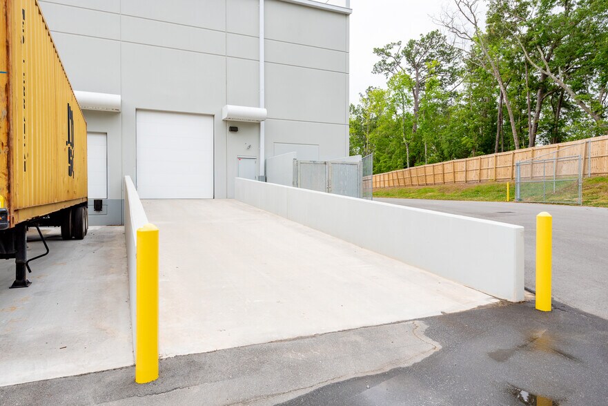 More Photos Of 9735 Patriot Blvd, Ladson Manufacturing For Lease