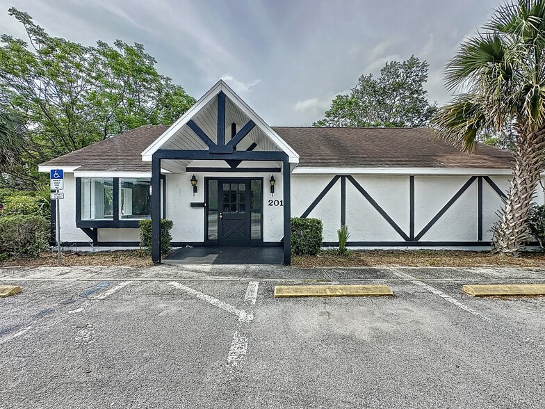 Primary Photo Of 2017 W Main St, Leesburg Office For Lease
