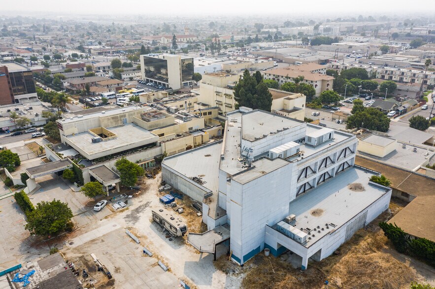 More Photos Of 4500 W 116th St, Hawthorne Hospital For Lease