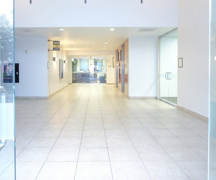More Photos Of 9950 Westpark Dr, Houston Office For Lease