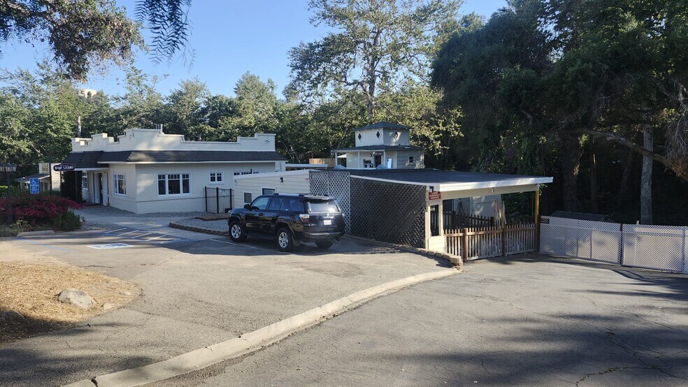 More Photos Of 2809 S Mission Rd, Fallbrook Freestanding For Lease