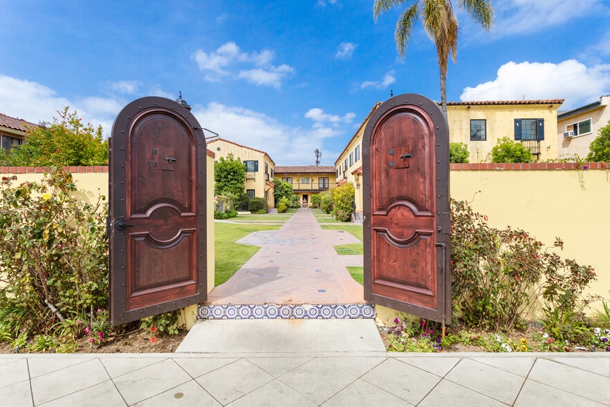 More Photos Of 2623 Ellendale Pl, Los Angeles Apartments For Sale