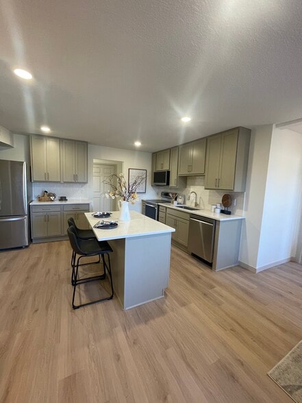 More Photos Of 814 6th St SE, Minneapolis Apartments For Sale