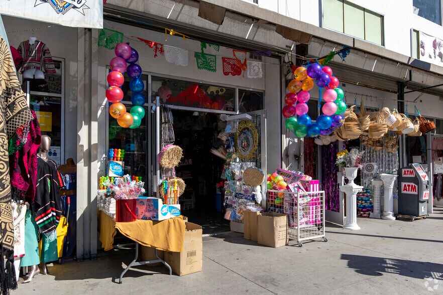 More Photos Of 215 E 4th St, Los Angeles Storefront Retail Office For Lease