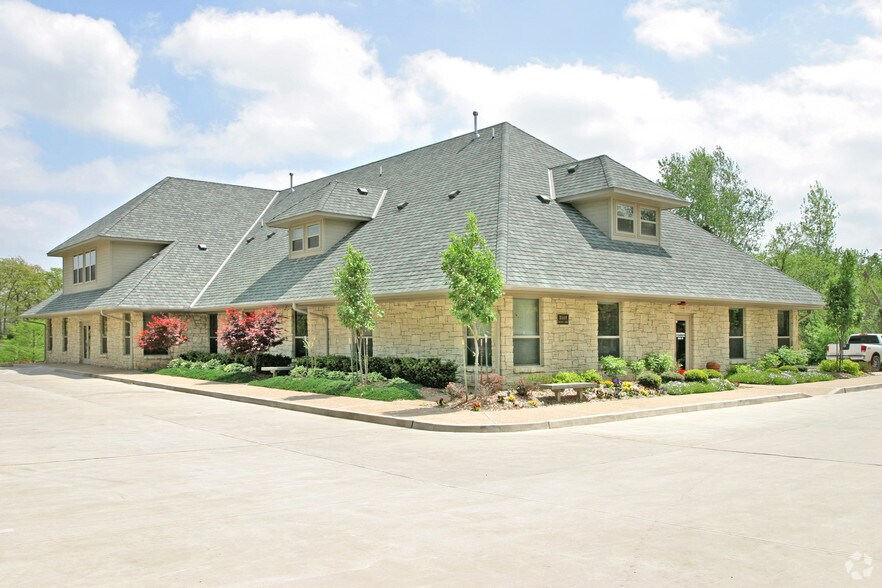 More Photos Of 3508 French Park Dr, Edmond Office For Lease