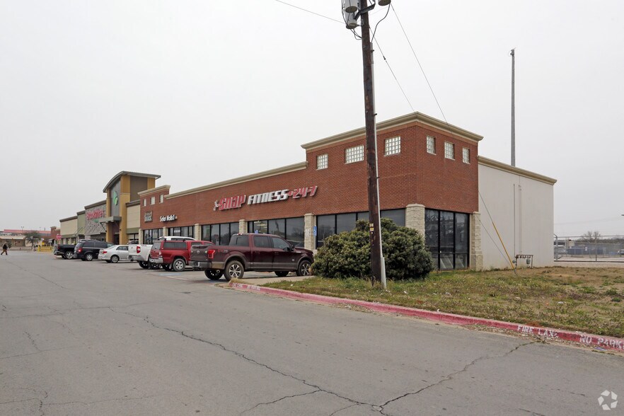 More Photos Of 501 E Highway 199, Springtown Supermarket For Lease
