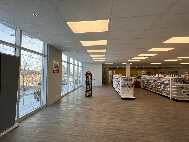More Photos Of 5512 Macleod Trl SW, Calgary Medical For Lease