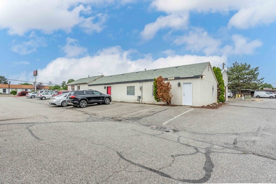 More Photos Of 5428 W Clearwater Ave, Kennewick Storefront Retail Office For Lease