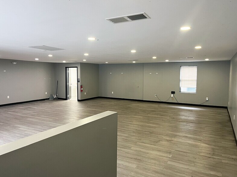 More Photos Of 37 S Cranberry Rd, Westminster General Retail For Lease