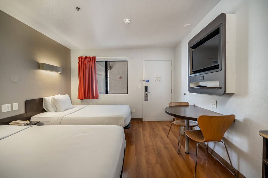 More Photos Of 750 Raintree Dr, Carlsbad Hotel For Sale