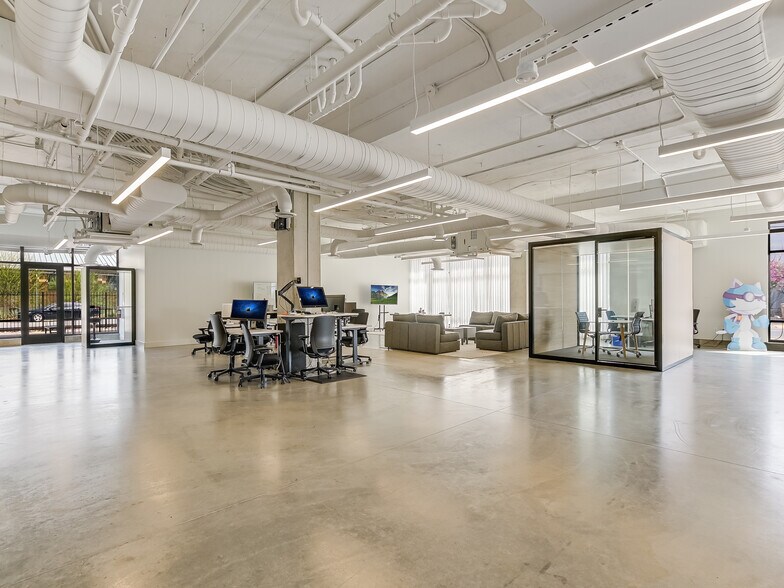 More Photos Of 1800 E 4th St, Austin Multifamily For Sale