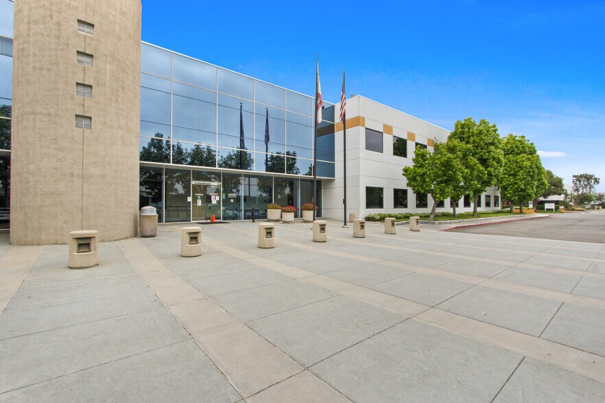 More Photos Of 744 N Eckhoff St, Orange Office For Sale