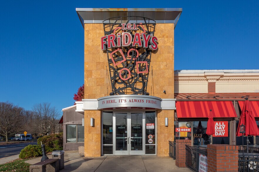 More Photos Of 301 Rocky Run Pky, Wilmington Restaurant For Lease