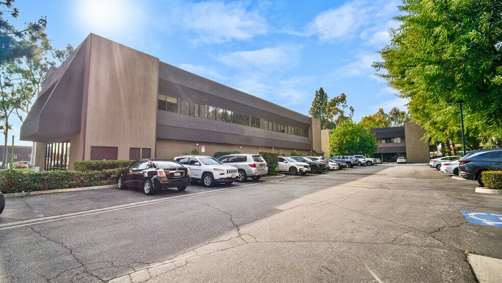 More Photos Of 18331 Gridley Rd, Cerritos Medical For Lease