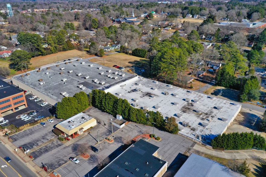 More Photos Of 112-118 Jones St, Fuquay Varina Warehouse For Lease