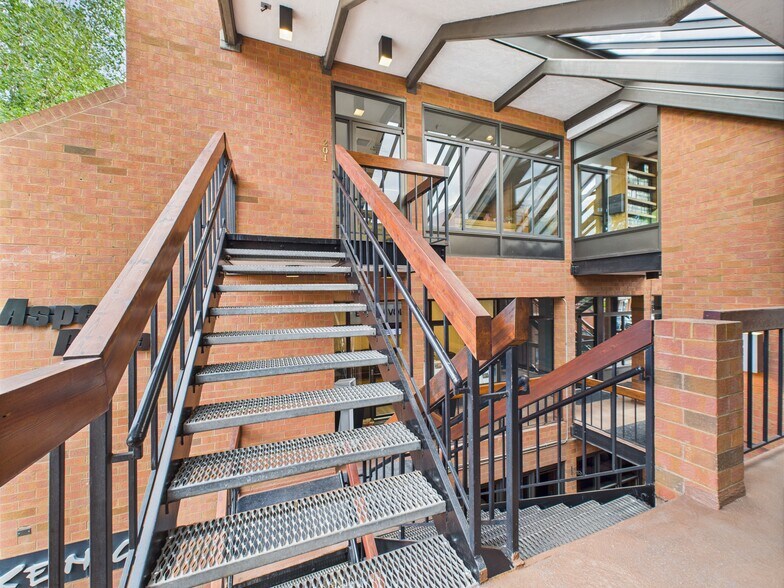 More Photos Of 533 E Hopkins Ave, Aspen Office For Lease