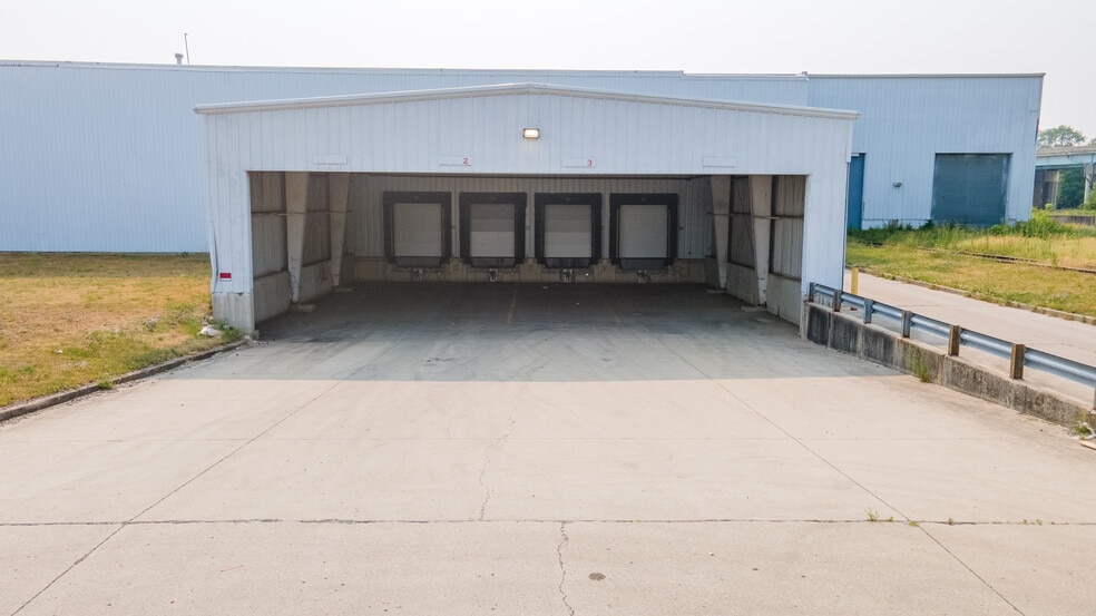 More Photos Of 2333 Mccall St, Dayton Warehouse For Lease