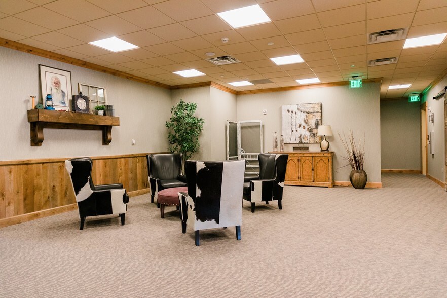More Photos Of 5110 Edison Ave, Colorado Springs Office For Lease