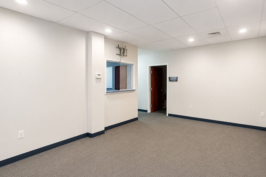 More Photos Of 160 Hawley Ln, Trumbull Medical For Sale