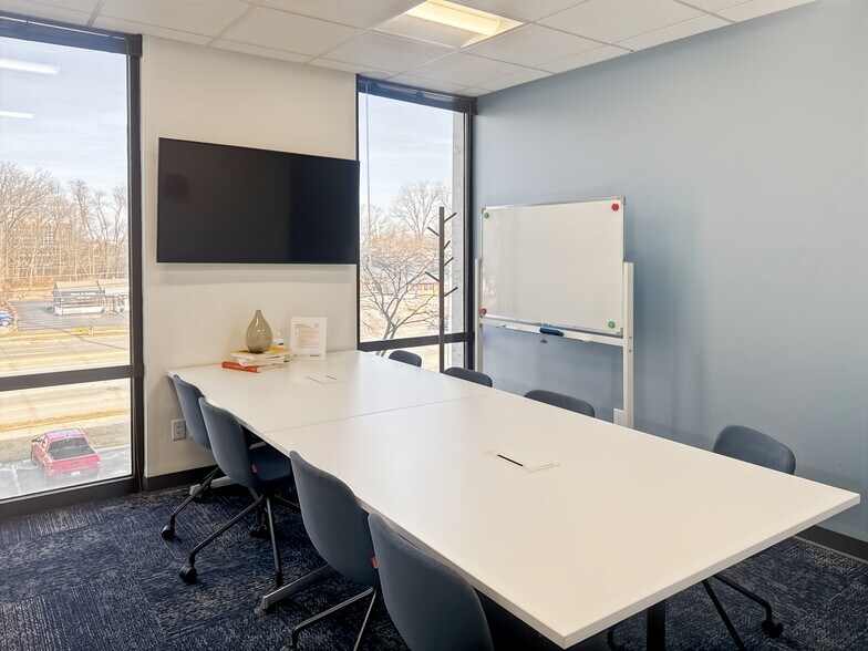 More Photos Of 3901 W 86th St, Indianapolis Coworking Space
