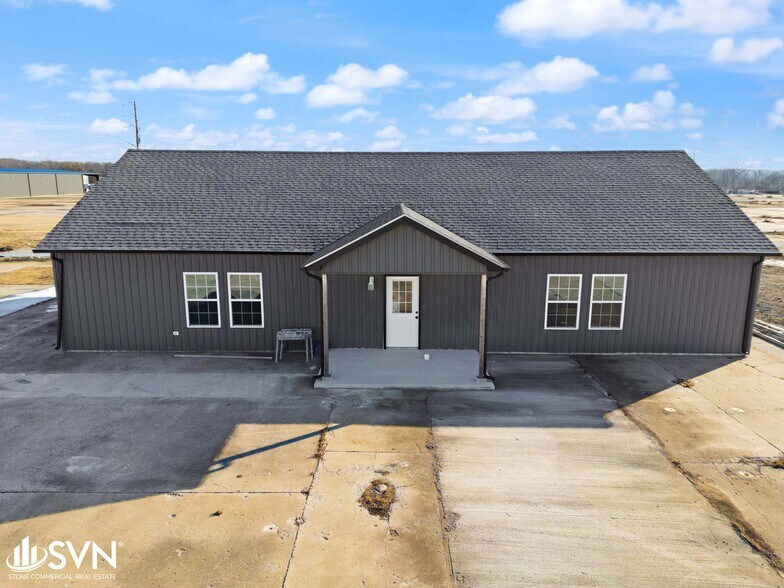 More Photos Of 300 Opportunity dr, Mayfield Warehouse For Sale