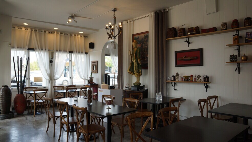 More Photos Of 1850-1854 Hillhurst Ave, Los Angeles Restaurant For Sale