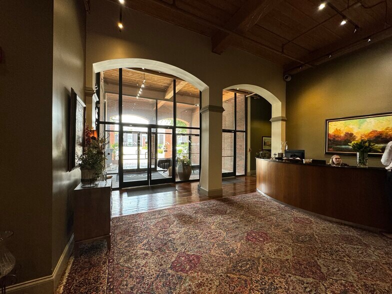More Photos Of 2200-2300 Sutherland Ave, Knoxville Office For Lease