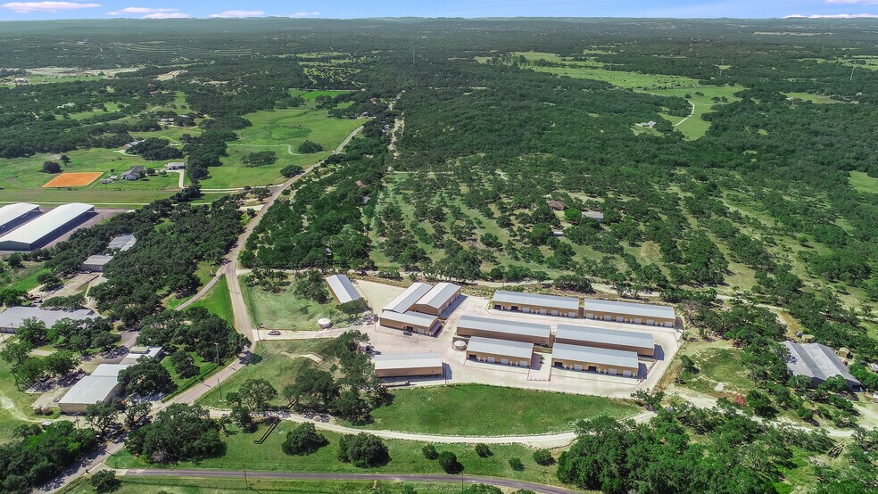 More Photos Of 38 Rust Ln, Boerne Warehouse For Lease