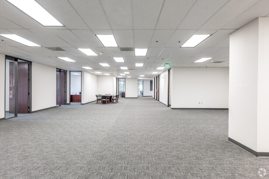 More Photos Of 9001-9003 Airport Fwy, North Richland Hills Office For Lease