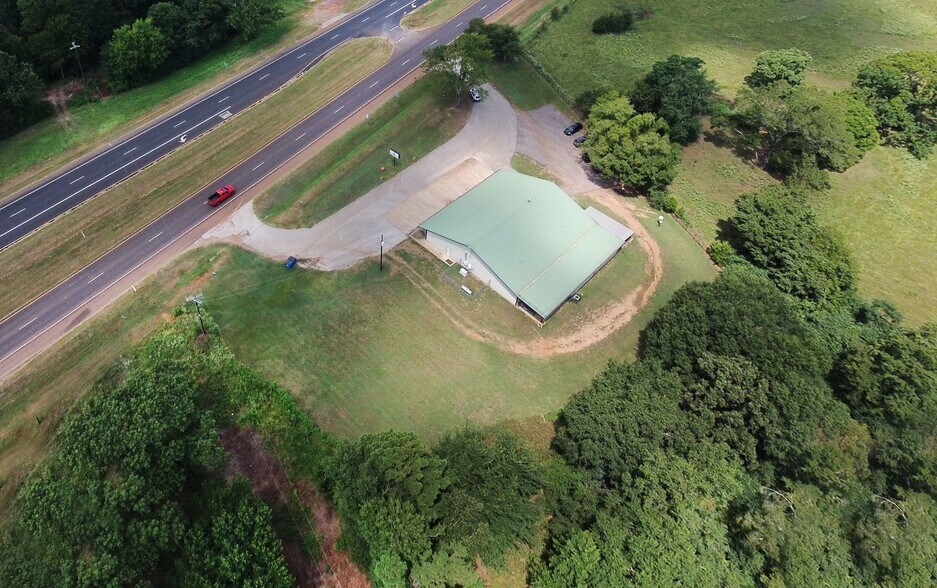 More Photos Of 37252 US Highway 69 N, Jacksonville Veterinarian Kennel For Sale