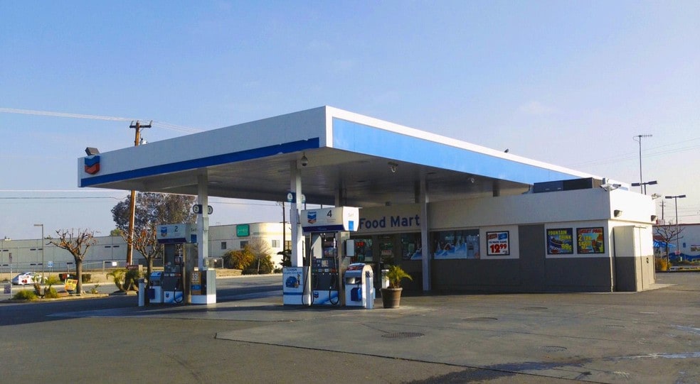 More Photos Of 2525 White Ln, Bakersfield Service Station For Sale
