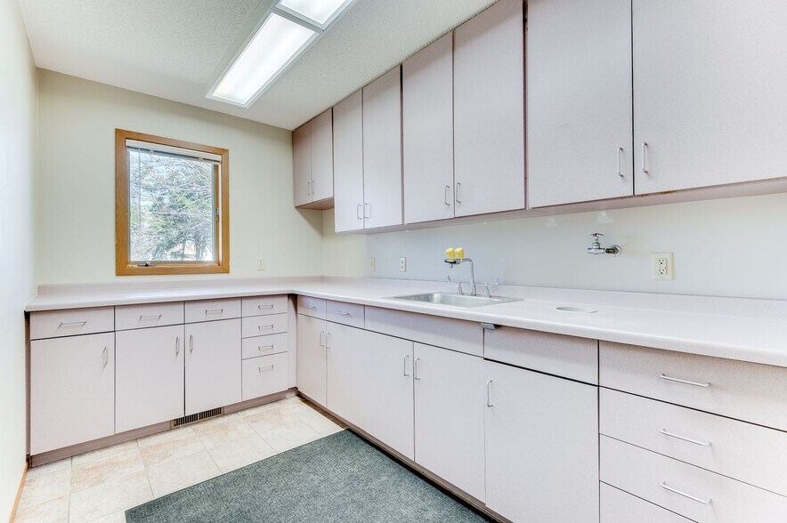 More Photos Of 12392 Pleasant Ave, Becker Office For Lease