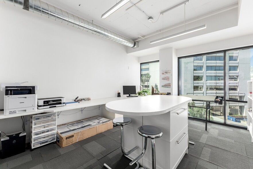 More Photos Of 3033 N Central Ave, Phoenix Loft Creative Space For Sale