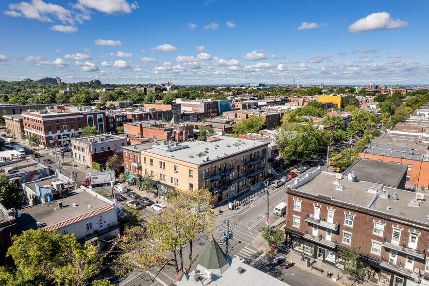 More Photos Of 251-257A Rue Saint-Viateur O, Montréal Storefront Retail Residential For Lease