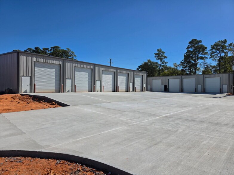 Primary Photo Of 200 Porter Rd, Conroe Unknown For Lease