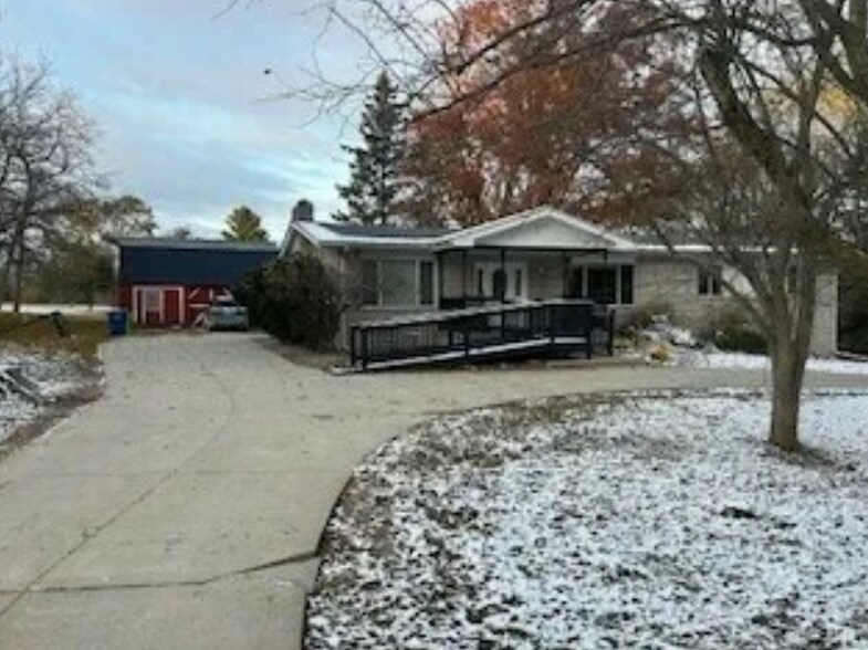 More Photos Of 2086 S Rochester Rd, Rochester Apartments For Sale