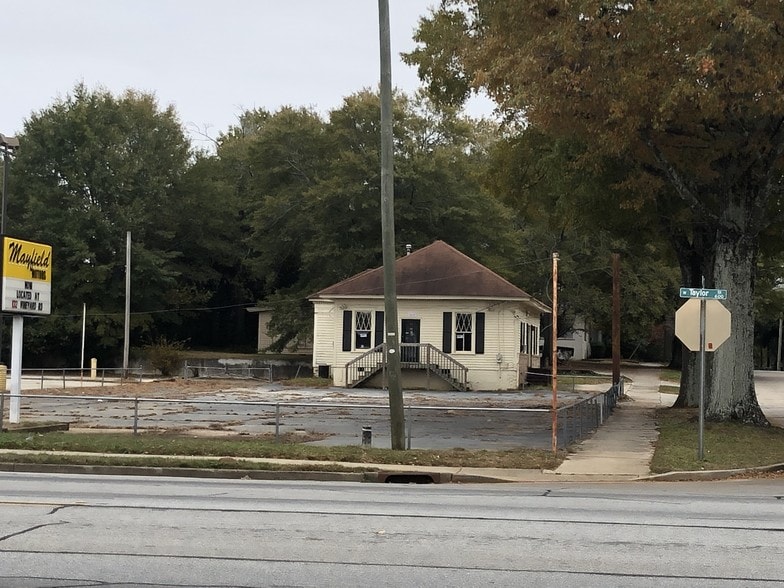 More Photos Of 530 W Taylor St, Griffin Auto Dealership For Lease