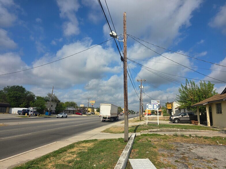 More Photos Of 1307 Culebra Rd, San Antonio Storefront Retail Residential For Sale