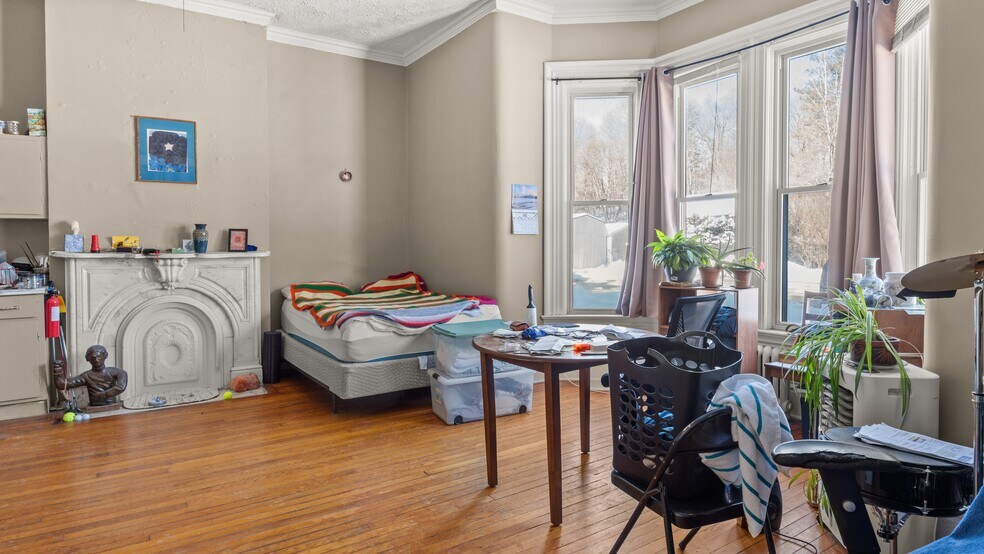 More Photos Of 465 Chapel St, Lee Apartments For Sale