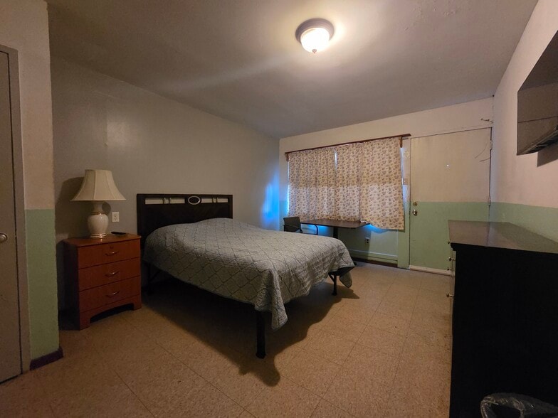 More Photos Of 1207 W Main St, Port Lavaca Hotel For Sale