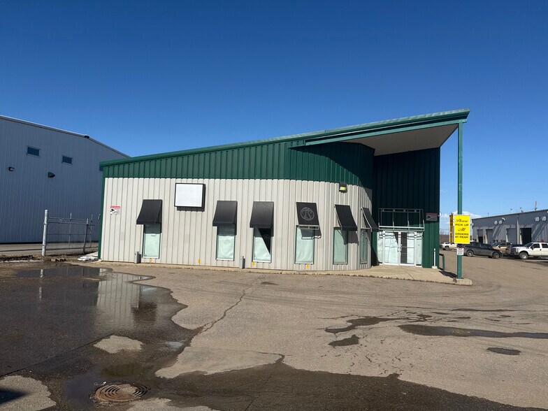 More Photos Of 195 Mackay Cres, Fort McMurray Warehouse For Sale