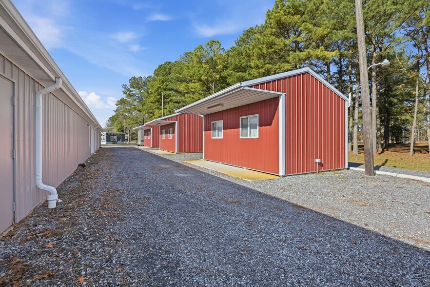 More Photos Of 89 Hunting Quarter Rd, Greenwood Trailer Camper Park For Sale