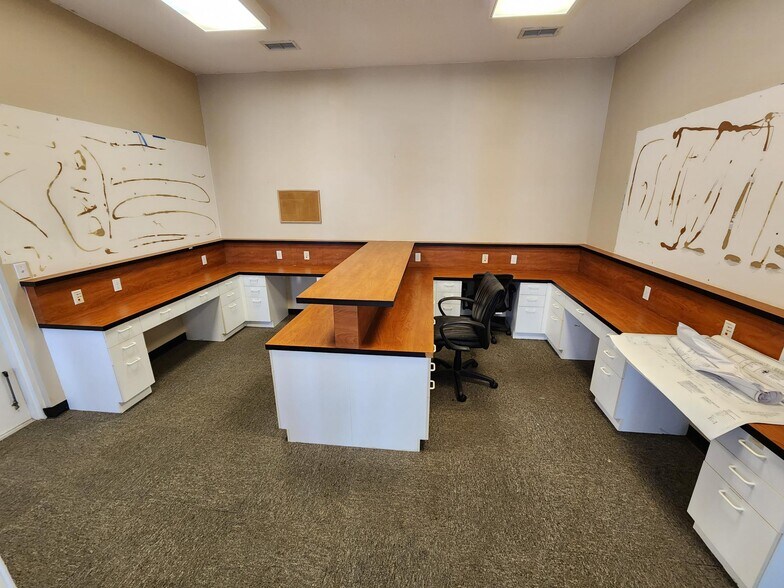 More Photos Of 2610 Northbrooke Plaza Dr, Naples Medical For Lease