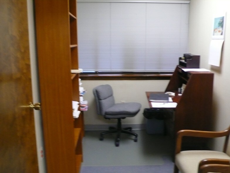 More Photos Of 65 Mountain Blvd, Warren Medical For Sale